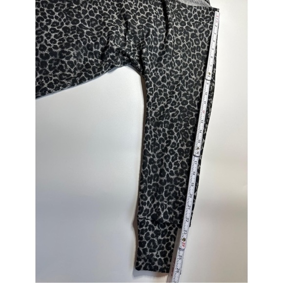 Soft Surroundings Animal Print Long Sleeve Scoop Neck Top - Picture 10 of 12